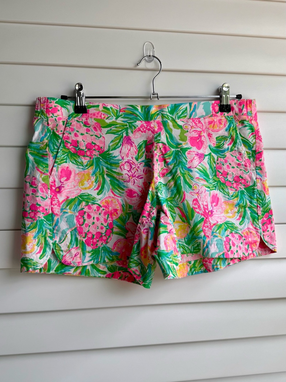 Lilly Pulitzer Pink & Green Tropical Print Bermuda Shorts | Size M
